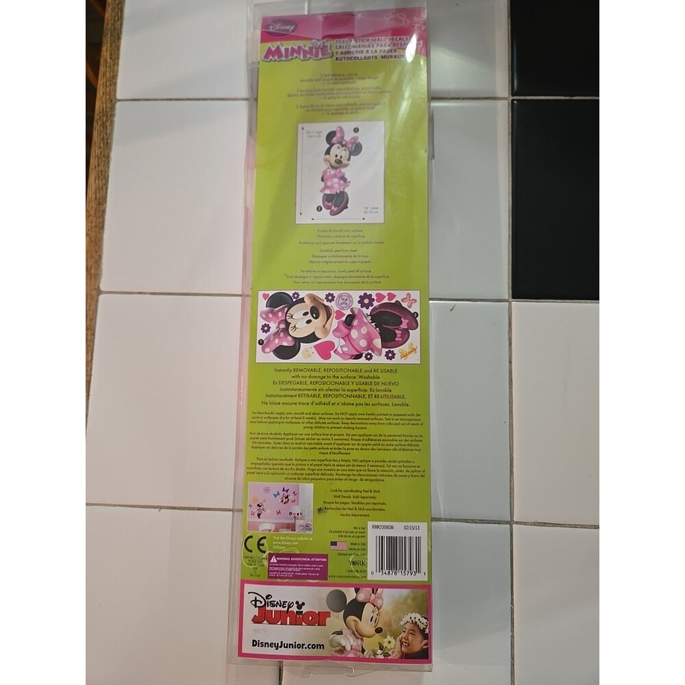 RoomMates RMK2008GM Minnie Bow-Tique Peel and Stick Giant Wall Decal - Picture 4 of 6
